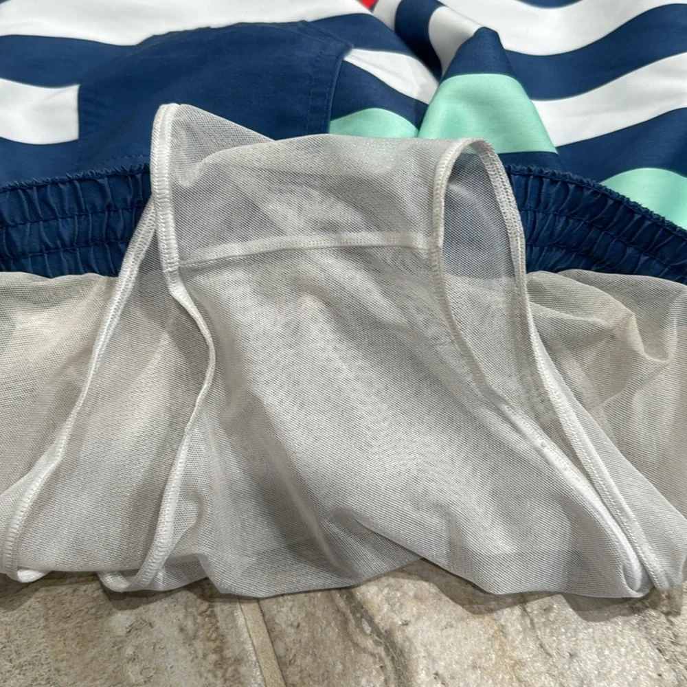 Chubbies Men’s Striped Swim Trunks Size Large